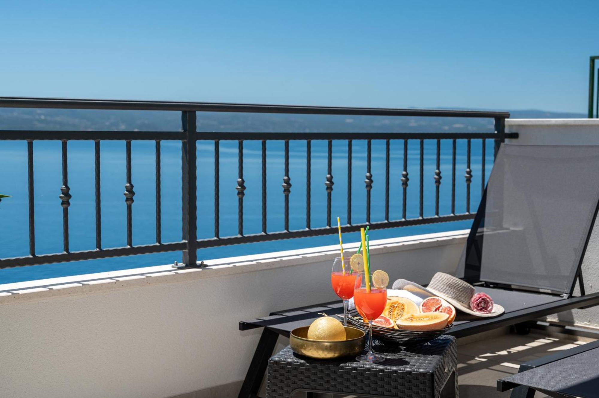 Seaview Apartments Nives Brela Extérieur photo