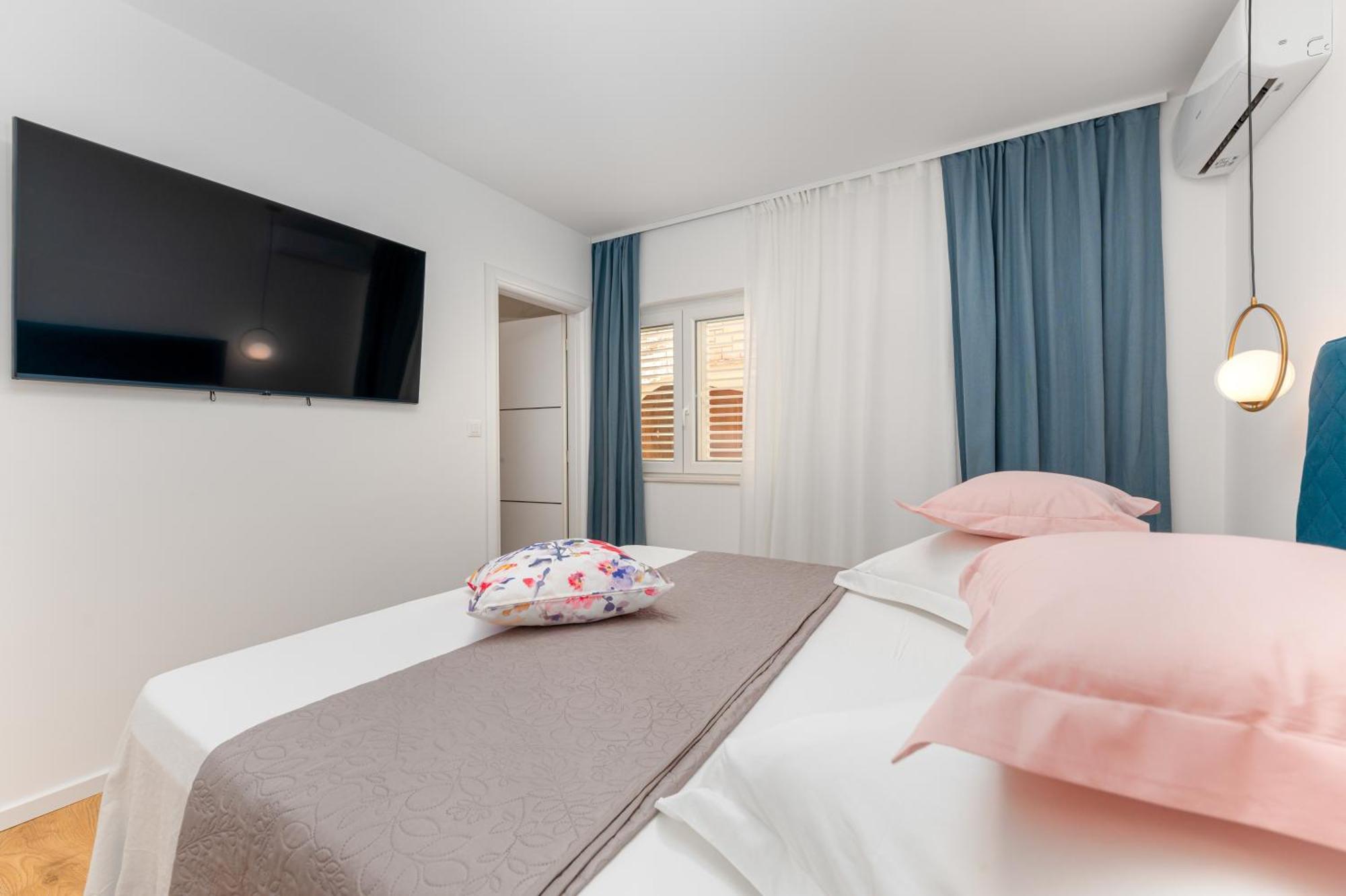 Seaview Apartments Nives Brela Extérieur photo